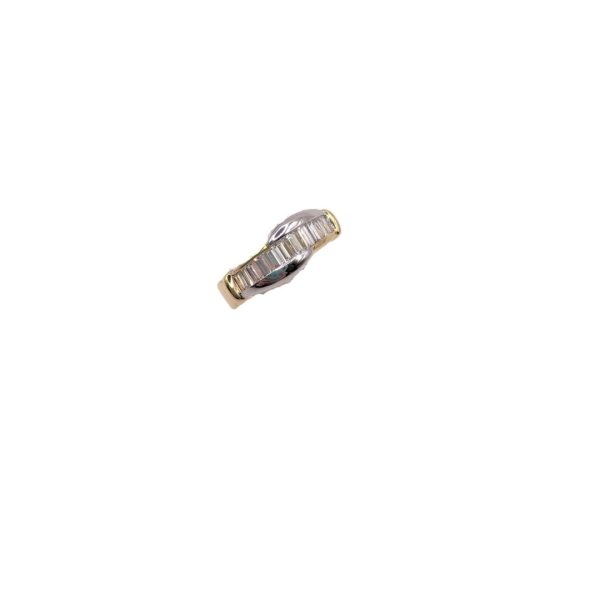 ANELLO TIPO VERETTA CON DIAMANTI TAGLIO BAGUETTE
